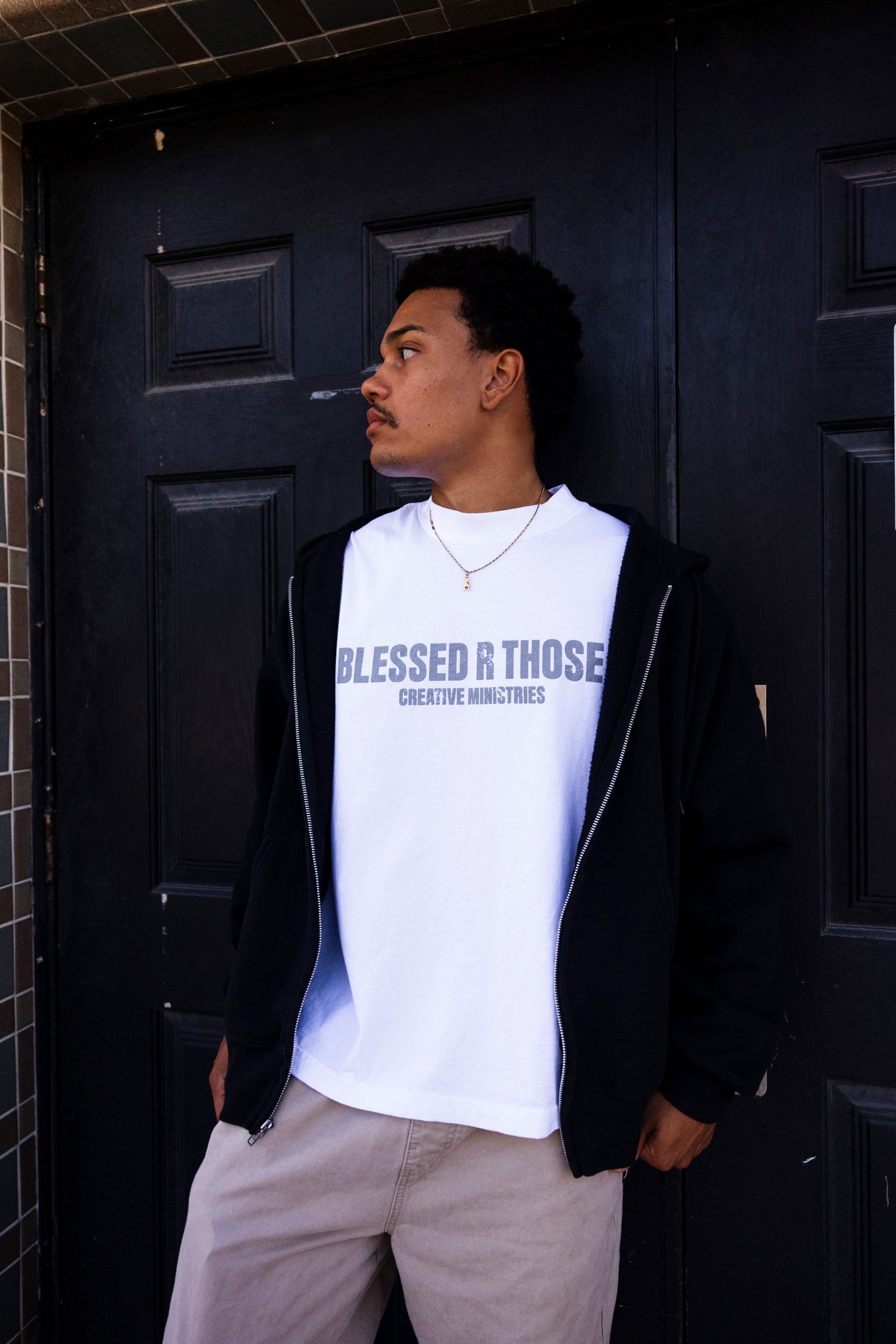 "GOD IS TRENDING" T-SHIRT - WHITE